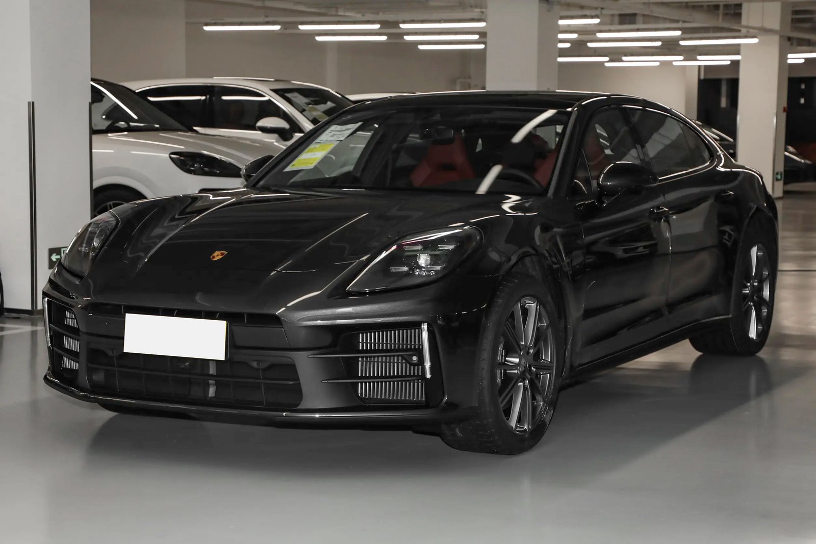 Porsche-Panamera 1