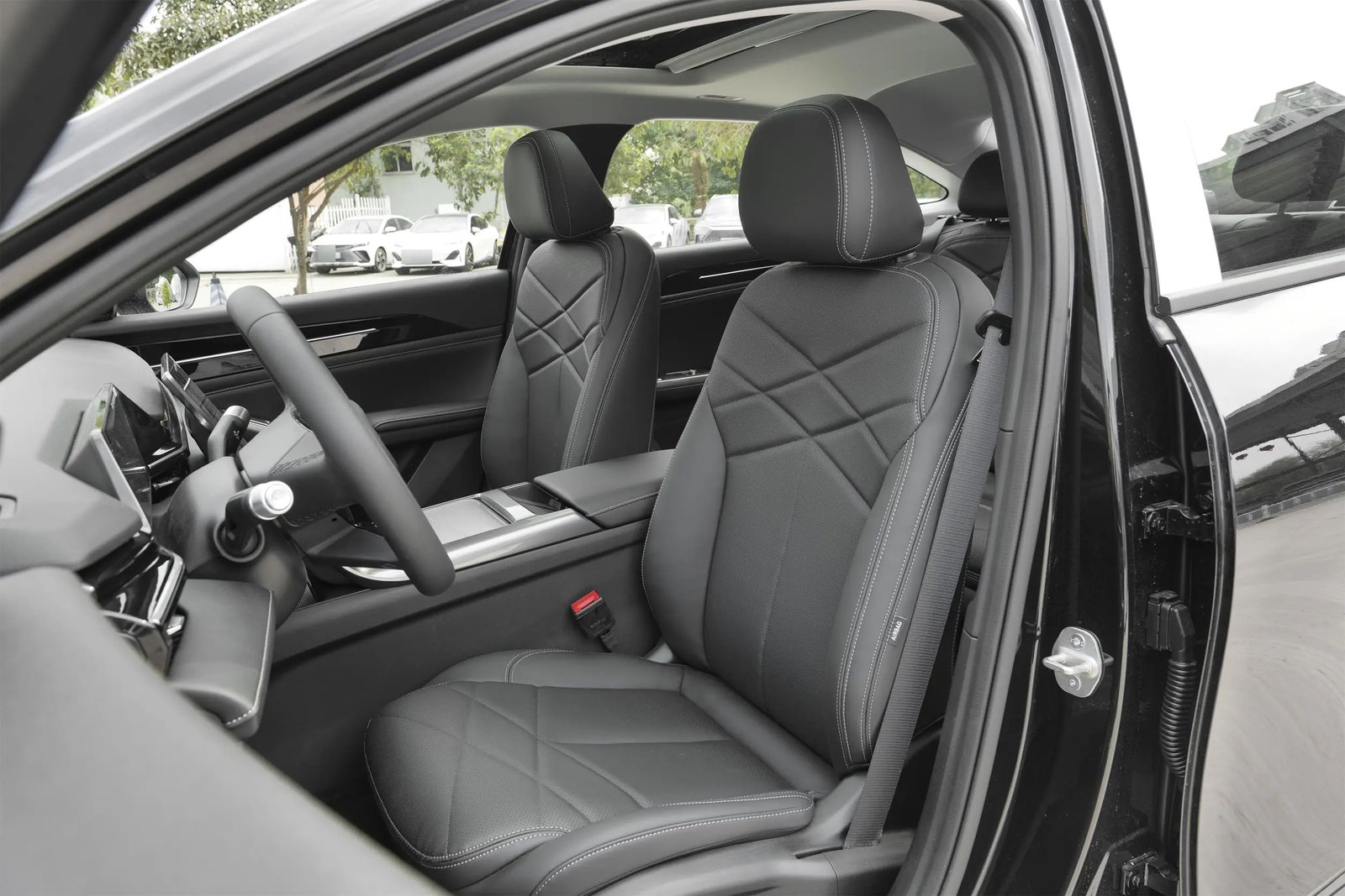 Geely Galaxy L6 6