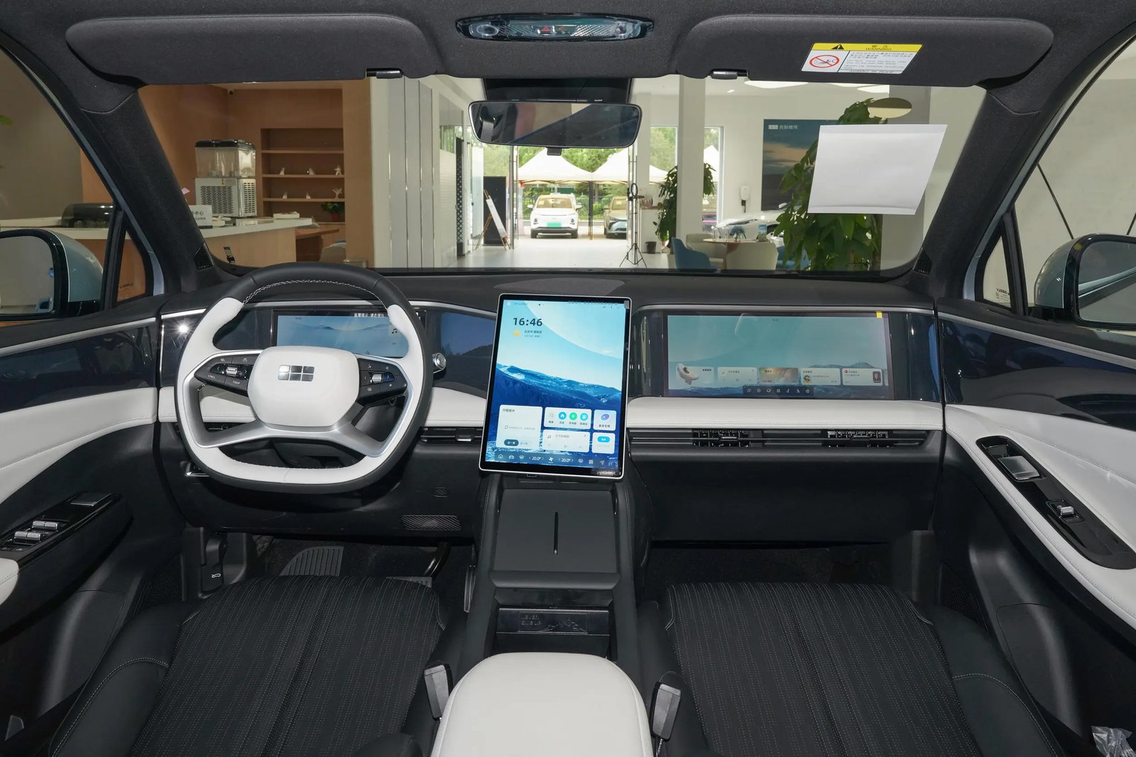 Geely Galaxy L7 5