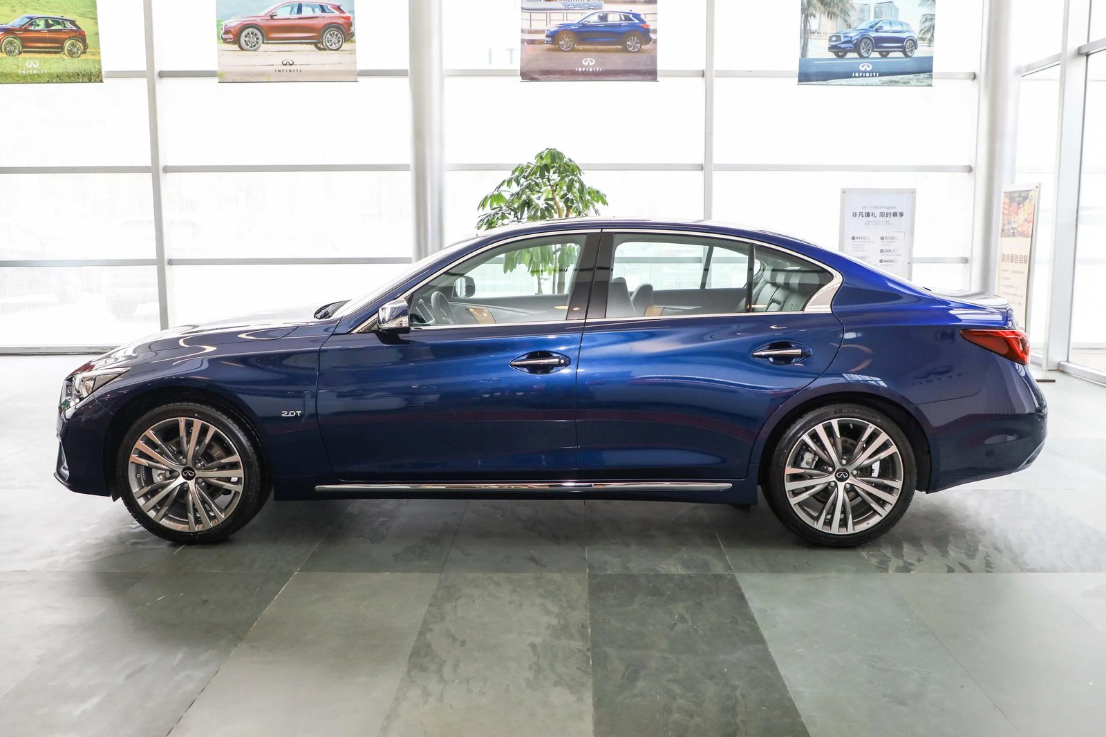 Infiniti Q50L 3