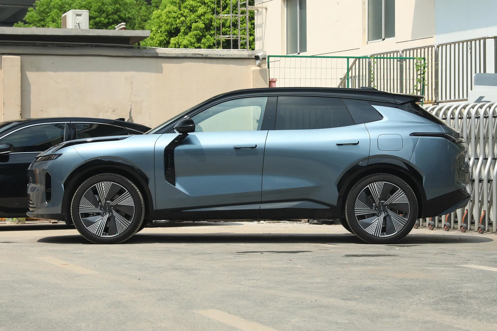 LYNK & CO 08 EM-P 3
