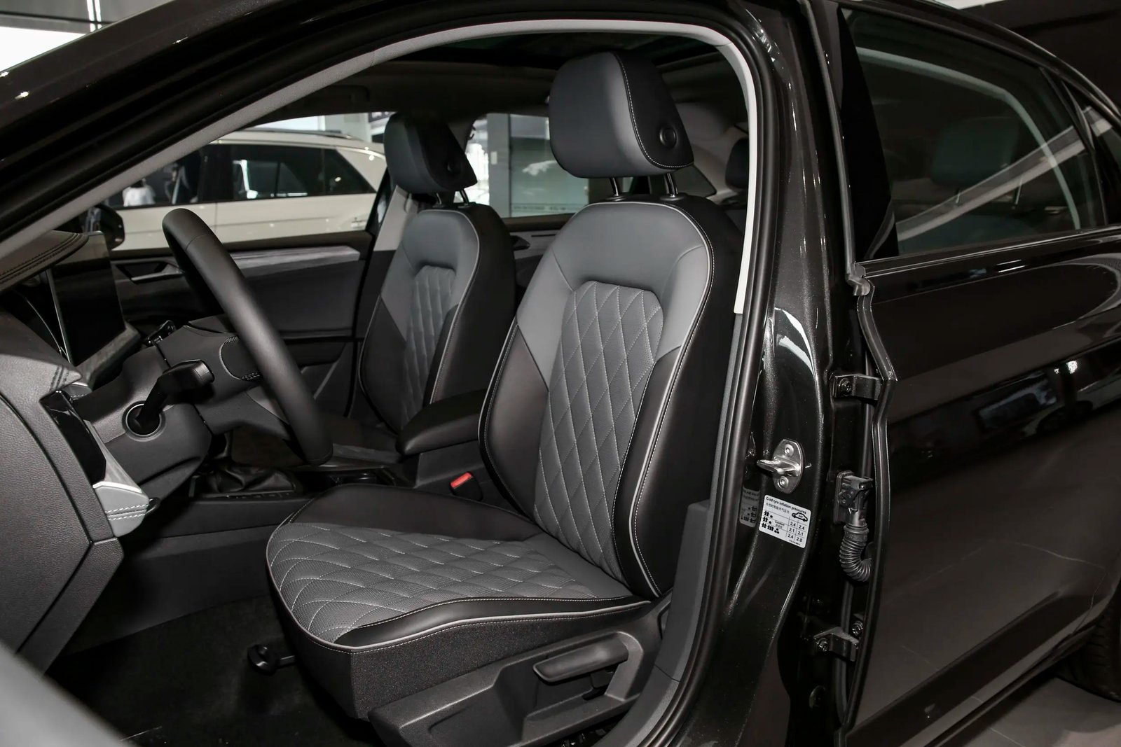 Volkswagen Sagitar 6