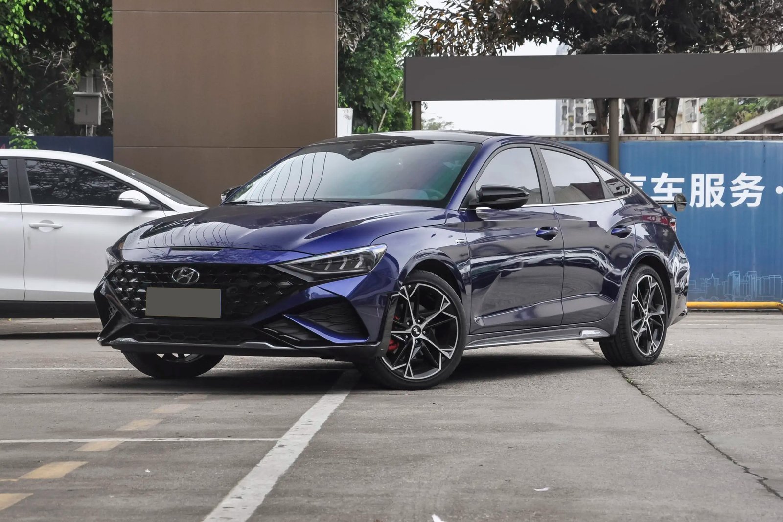 Hyundai LA FESTA 1