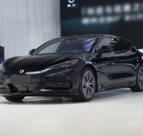 Denza Z9GT EV 1
