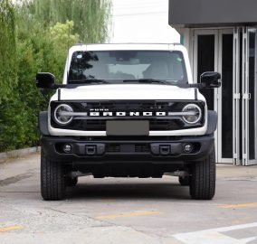 Ford Bronco 2