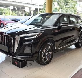 Hongqi HS3 1