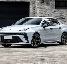 LYNK & CO 03 1