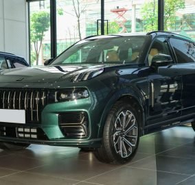 LYNK & CO 09 EM-P 1