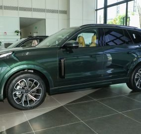 LYNK & CO 09 EM-P 3