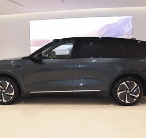 NIO ES8 3