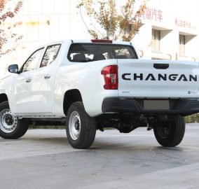 ‌Changan F70 4