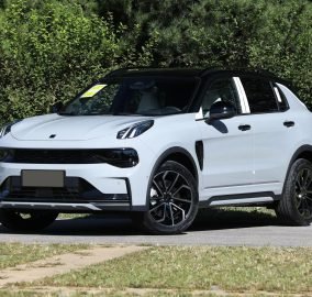 ‌Lynk & Co 01 EM-P 1