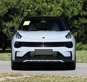 ‌Lynk & Co 01 EM-P 2
